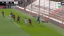 ¡Qué le pasó! Bertoli le regaló el primer gol a Talleres de manera insólita