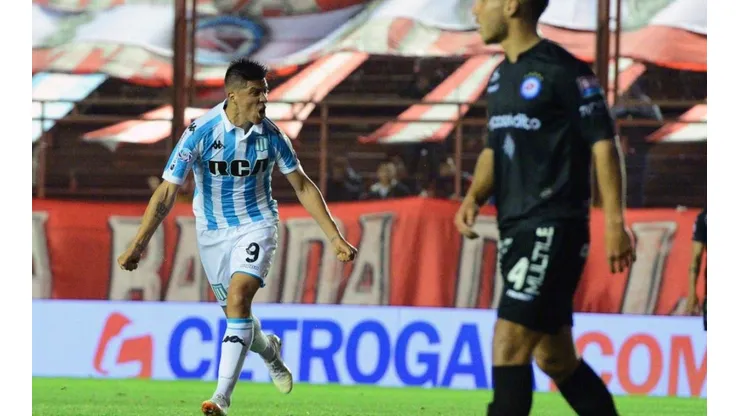 Jonatan Critaldo celebra el primer gol del partido.