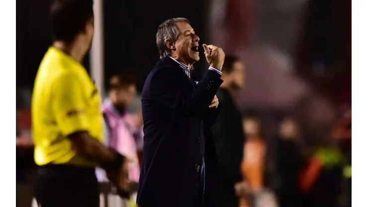 Ariel Holan, siempre pasional.