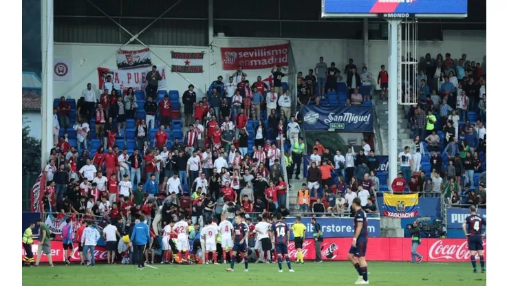 Un gol de Banega hizo venir abajo una tribuna en Eibar-Sevilla