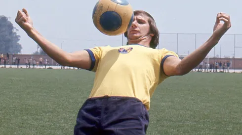 CRACK. Enrique es un consagrado con la playera azulcrema.