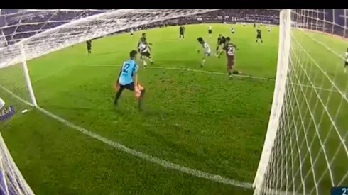 Scocco hace goles de todos los colores y empata en La Fortaleza para River