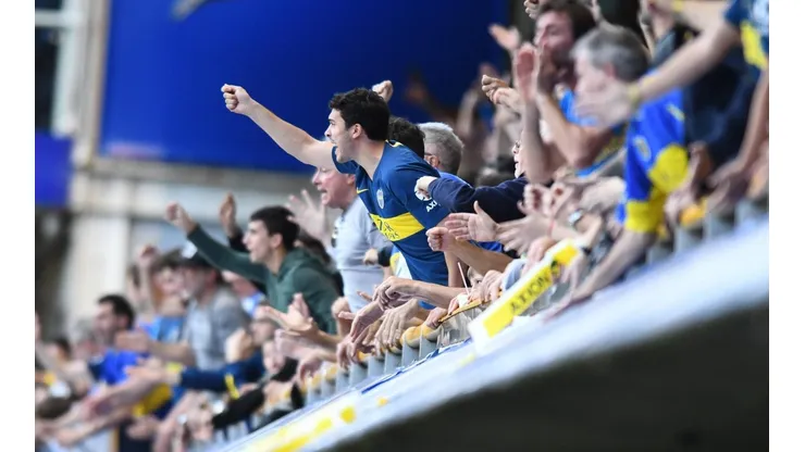 CON TODO. La euforia de los hinchas de Boca en el Superclásico en La Bombonera (Foto: Getty).