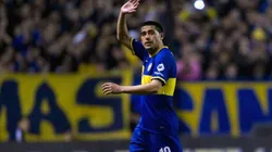 Juan Román Riquelme saluda a la hinchada de Boca.