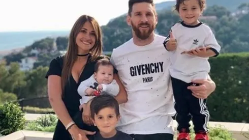 ¡Hermosa familia! Los Messi disfrutan de su casa.