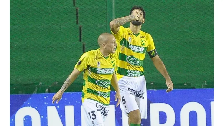 Barboza celebra su gol ante Banfield.
