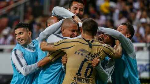 Y ahora un poema: Figueroa se perfiló afuera del área y anotó un golazo