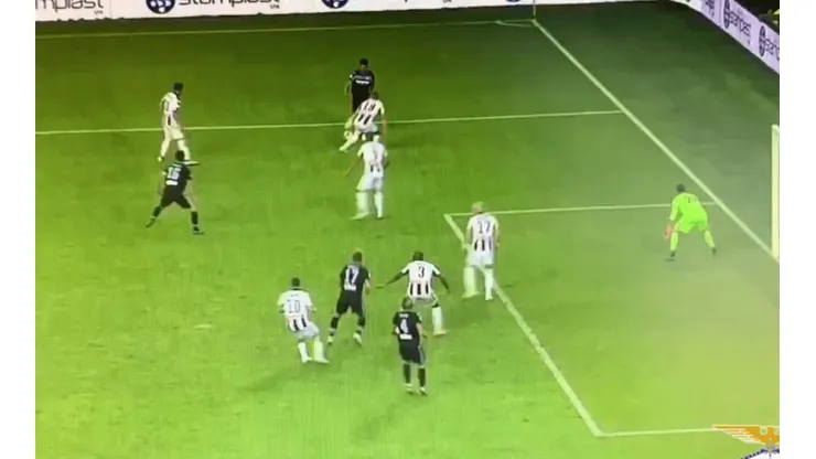 Foto del gol del Tucu Correa