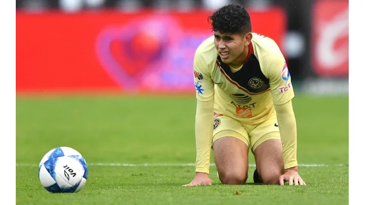 Los jugadores, del lado de Vargas.