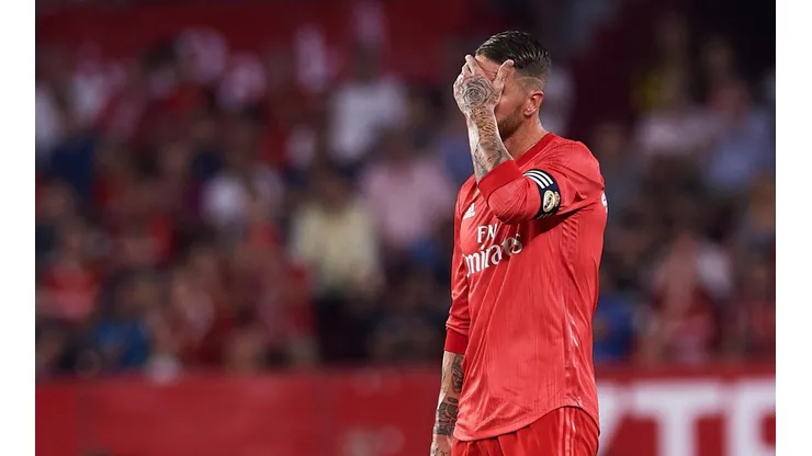 DÍA PARA EL OLVIDA. La postura de Sergio Ramos representó a la perfección el partido del Real Madrid (Foto: Getty).