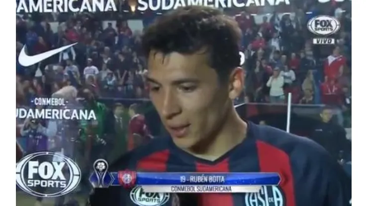 Rubén Botta, muy enojado tras el partido.