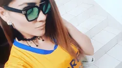Jenny Iglesias desfiló en "Las noches del fútbol" con un vestido súper ajustado