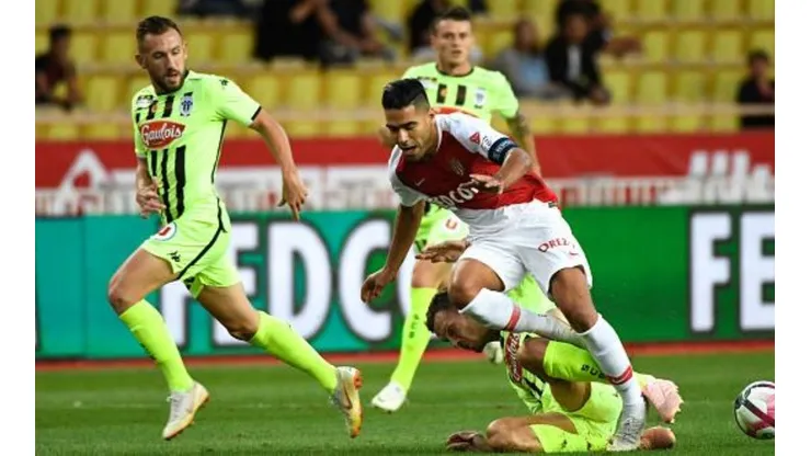 Angers dejó al Mónaco pensando en el descenso