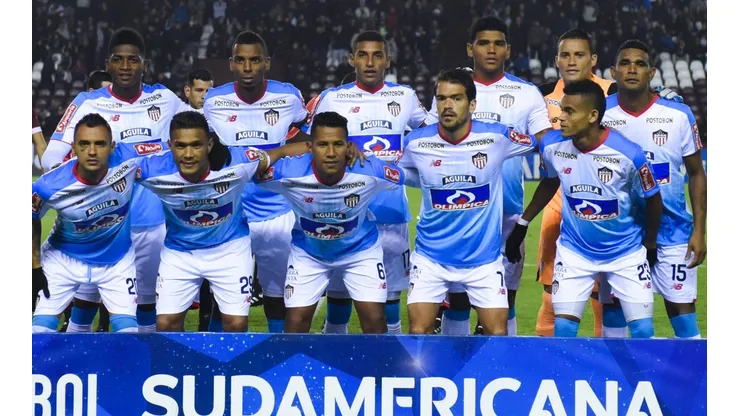 Junior vs Colón de Santa Fe por Copa Sudamericana.