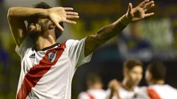 Ignacio Scocco celebra el segundo gol de River.