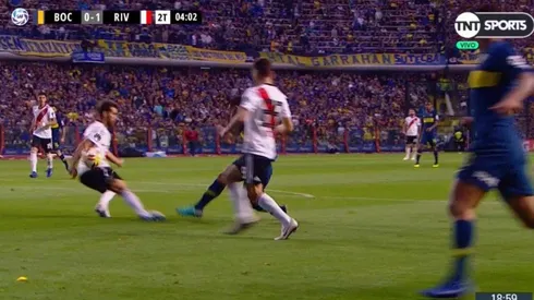 Foto de la mano de Ponzio ante Boca.