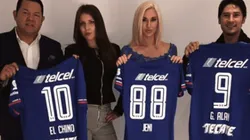 Jeni Summers celebró el triunfo de Cruz Azul con selfie de su escote