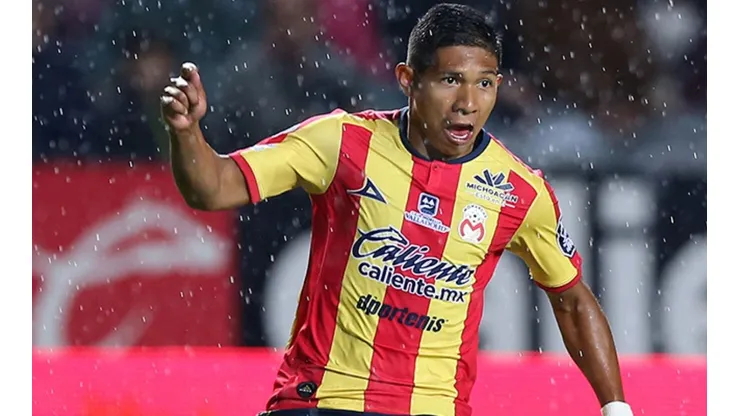 El volante peruano sumó sus primeros minutos con la camiseta de Monarcas Morelia.
