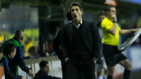 Guillermo patea el tablero.