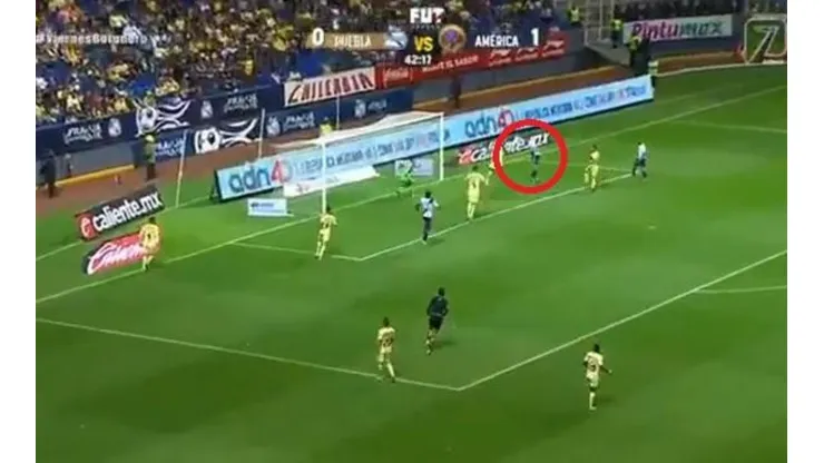 Lucas Cavallini y un gran cabezazo.