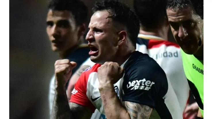 ¡Tremendo! Mussis grita su gol más emotivo.