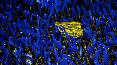 AZUL Y ORO. Así lució La Bombonera el último miércoles en la noche de Copa Libertadores (Foto: Getty).