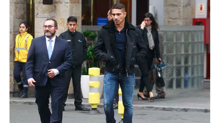 El Depredador y su representante estuvieron en Swissotel hace algunas horas.