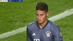 A James lo silbaron los fanáticos del Benfica y él los trolleó en plena cancha