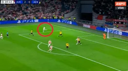 ESTÁ LOCO. Tagliafico clavó la pelota al segundo palo.