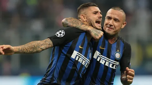 DESAHOGO NERAZZURRI. Icardi festeja su golazo de volea con Nainggolan (Foto: Getty).