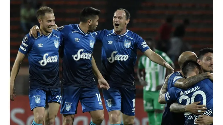 Atlético Tucumán vs Gremio por la Copa Libertadores.