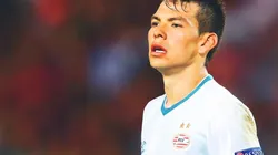 Un juez de línea se convirtió en el peor enemigo del Chuky Lozano ante Barcelona