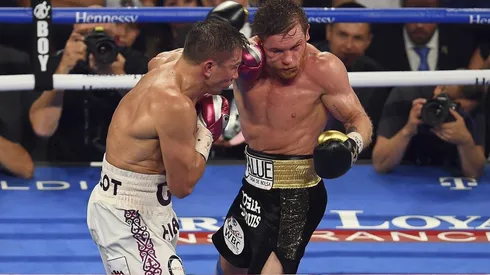 Canelo y su cara marcada por los golpes.