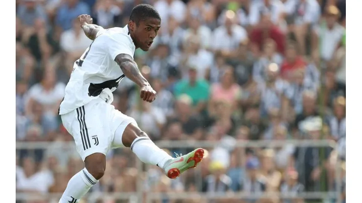 Douglas Costa no le pidió perdón a Di Francesco.