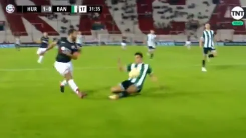 Justicia pura: a Huracán le dieron un penal bochornoso y Arboleda lo atajó