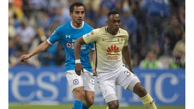 PROTAGONISTAS. Cruz Azul y América miran a todos desde arriba.