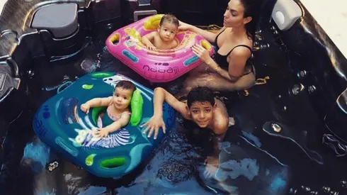 Georgina Rodríguez se comporta como la mejor mamá del Mundo y graba un golazo de Cristiano Jr