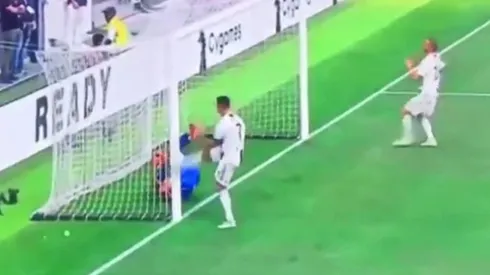 Tierna reacción de una niña luego que Cristiano fallara el gol que pudo ser su triplete