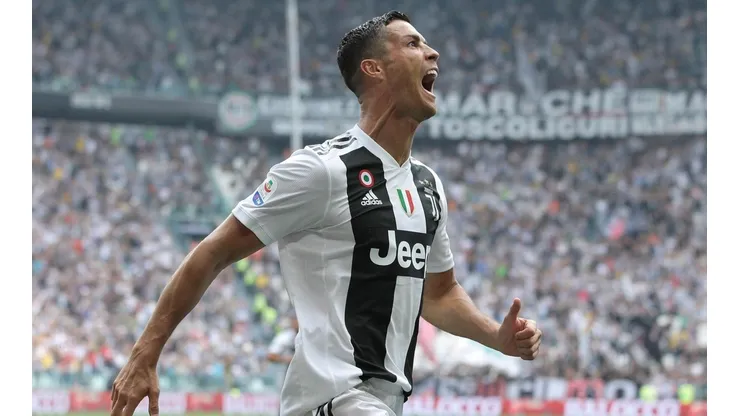 Cristiano festeja su primer gol con la Juventus