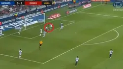 Raúl Gudiño y un blooper realmente insólito.