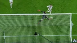 Unai Simón dio rebote, era gol de Ramos pero tuvo una reacción increíble