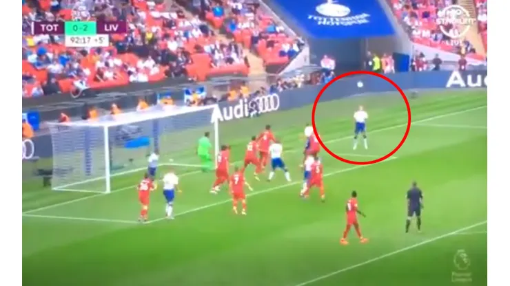 Foto del gol de Lamela ante Liverpool por la Premier.