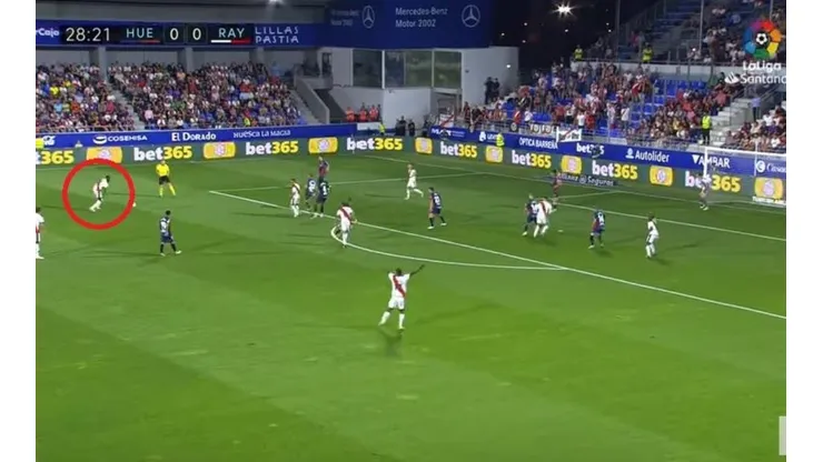 Giannelli Imbula sacó un remate explosivo.