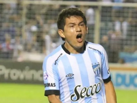 ¡Cierren todo! Pulga Rodríguez metió su hat-trick pinchándola por arriba del arquero