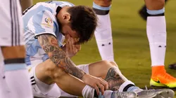 SIN CONSUELO. Messi llora en el césped tras perder la final de la Copa América 2016 (Foto: Getty).
