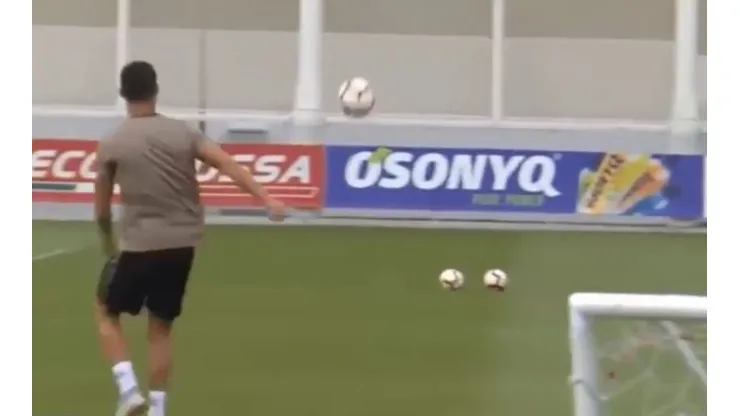 Cristiano descubrió una nueva forma de rematar y el video vuelve locos a todos