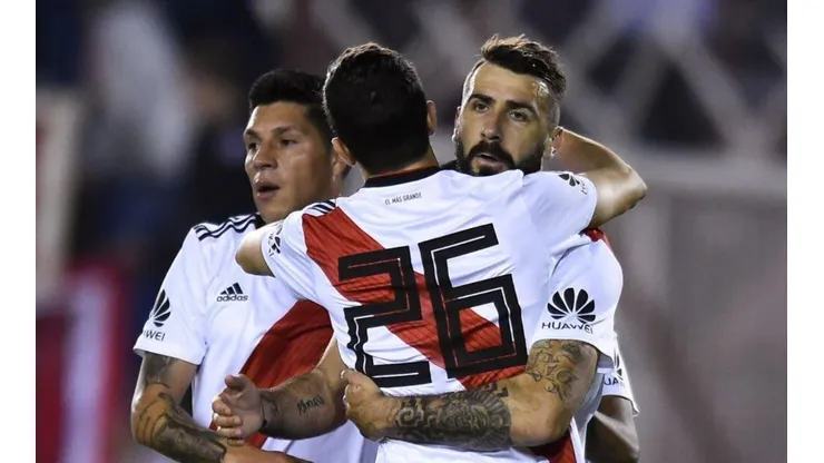 River jugó dormido 45', se despertó y gracias a dos penales le ganó a Platense