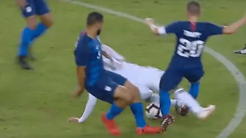 Video: Zaldívar se fue expulsado por una patada