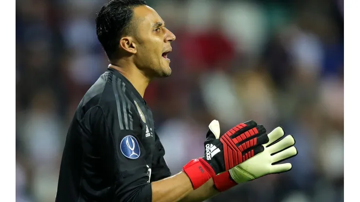 En la cara de Courtois, Keylor Navas recibió un nuevo galardón