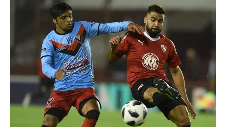 Braian Guille durante el duelo ante Independiente.